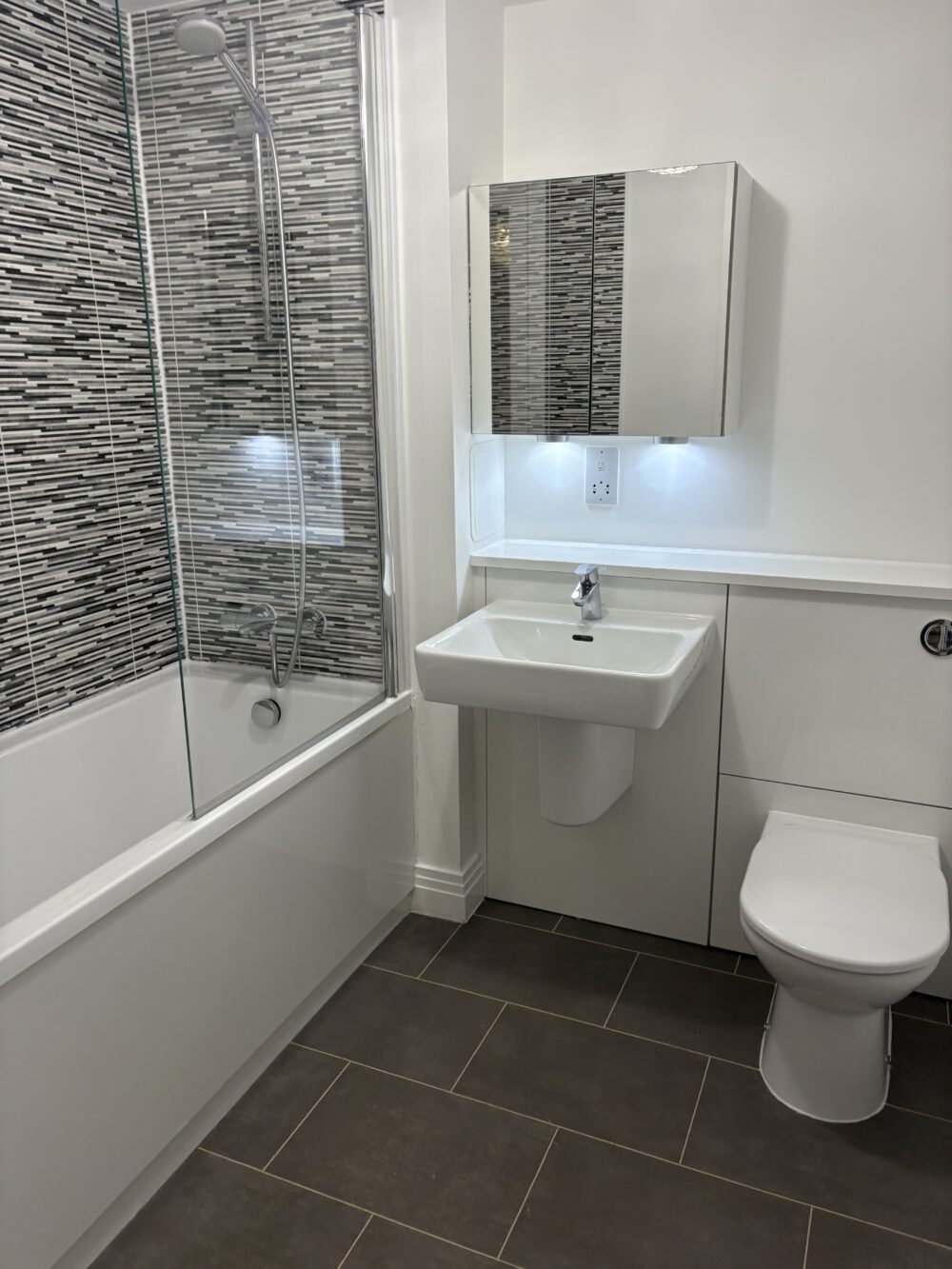 Edinburgh bathroom installers - The Private Contractor